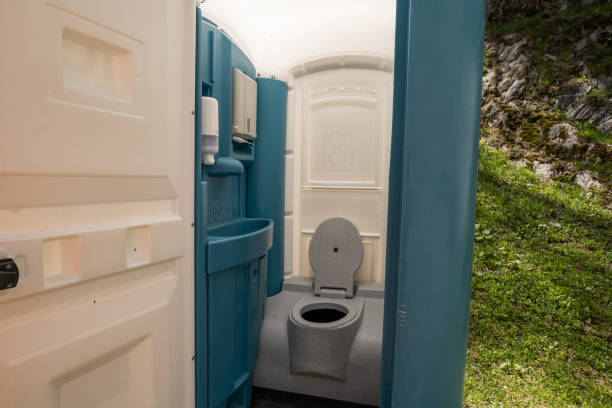 Affordable portable toilet rental in Farmland, IN